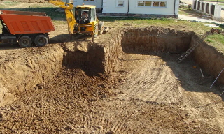 Рытье котлованов под фундамент в Шуе – цена от 2582 руб. за м3 | 2Землекопа-Шуя